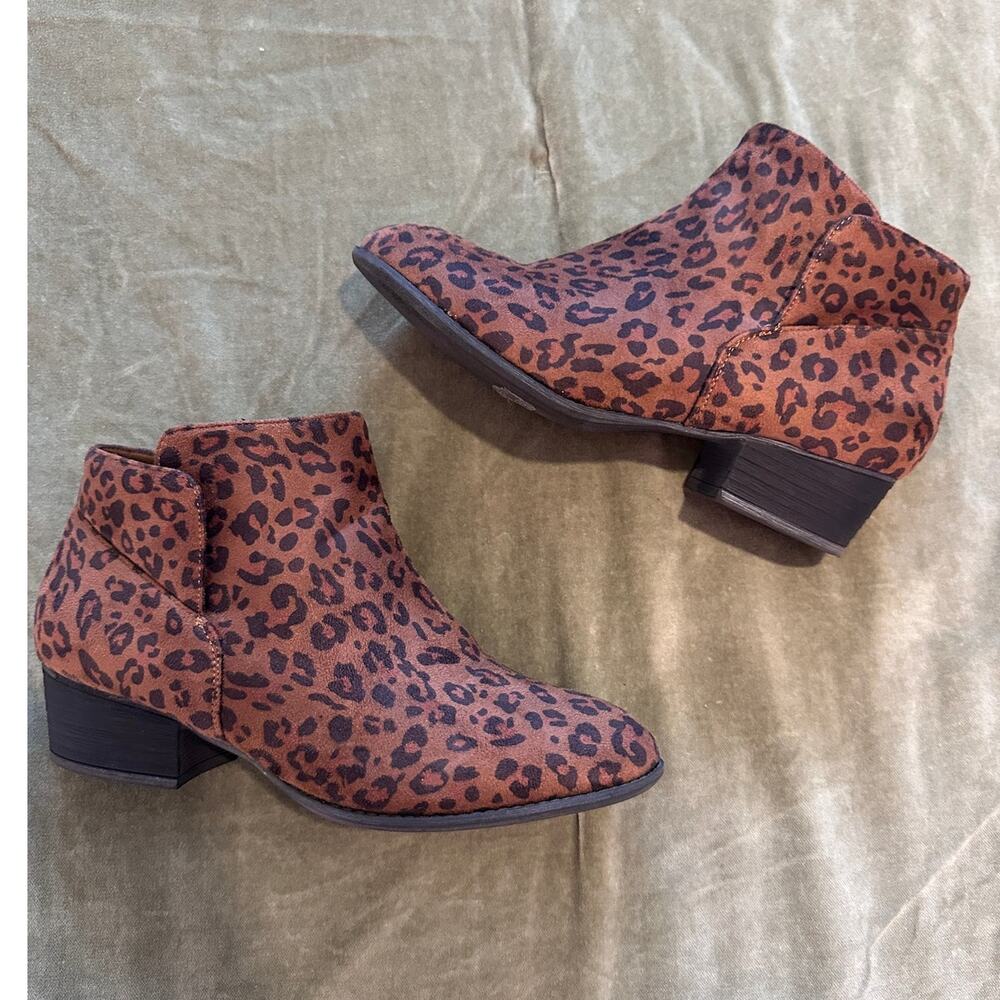 Maurices Rey Brown Suede Leopard Booties 7